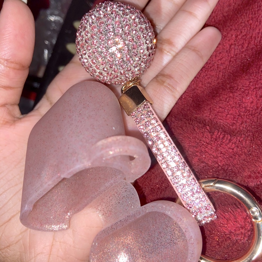 Airpod Case W/ Keychain 1 Or 2 Gen